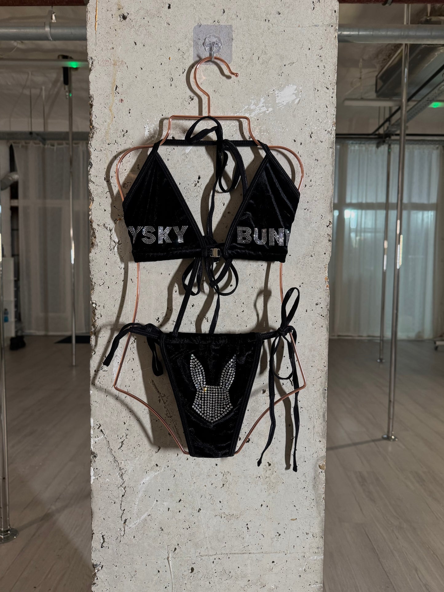 BUNNY Velvet kini (Black)